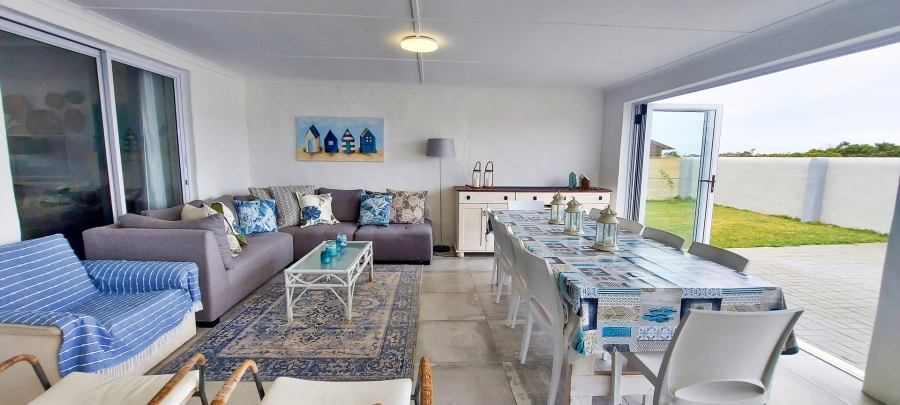 4 Bedroom Property for Sale in Struisbaai Western Cape